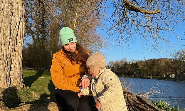 Po epileptickém záchvatu našli mladé mamince nádor. Na léčbu shání miliony