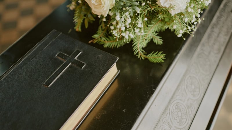 Po smrti Rachel otevřela matka její bibli. Nalezený vzkaz zasáhl celou rodinu