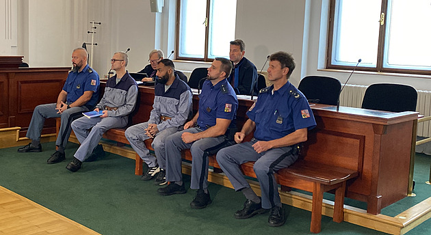 Případ bezhlavého těla v řece. Řval, že mě taky zabije, tvrdí svědek