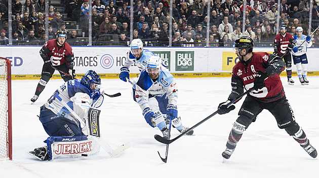 ONLINE: Plzeň čelí rozjetým Budějovicím. Sparta ve šlágru vyzve Kometu