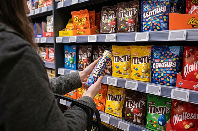Velké srovnání sladkostí: M&M’s tají podíl arašídů, Lentilky bodují obsahem cukru