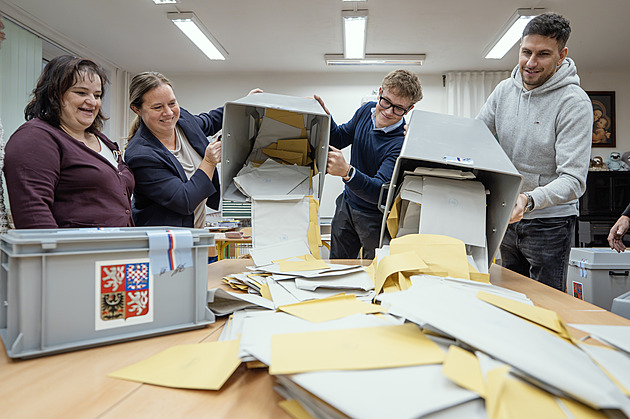 Volby 2026 ONLINE: Česko si zvolí senátory, pětice uspěla už v prvním kole